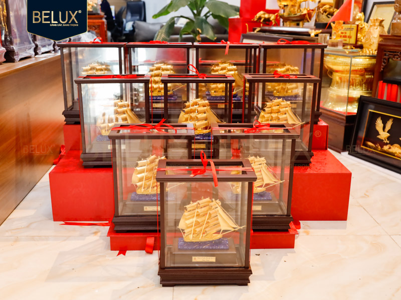 Lô mô hình thuyền Hóa Chất Việt Trì 28x18x35cm&nbsp;dát vàng 24k thiết kế theo yêu cầu